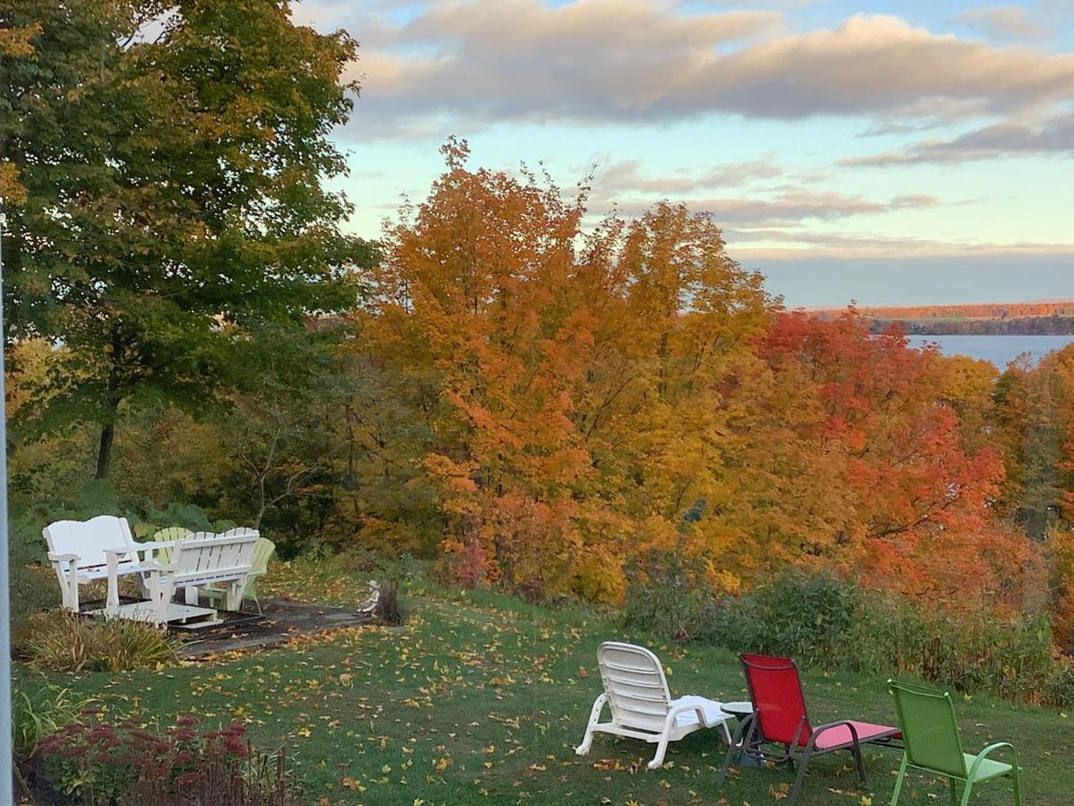 Les Saisons Du Fleuve Bed & Breakfast Lotbiniere Exterior foto